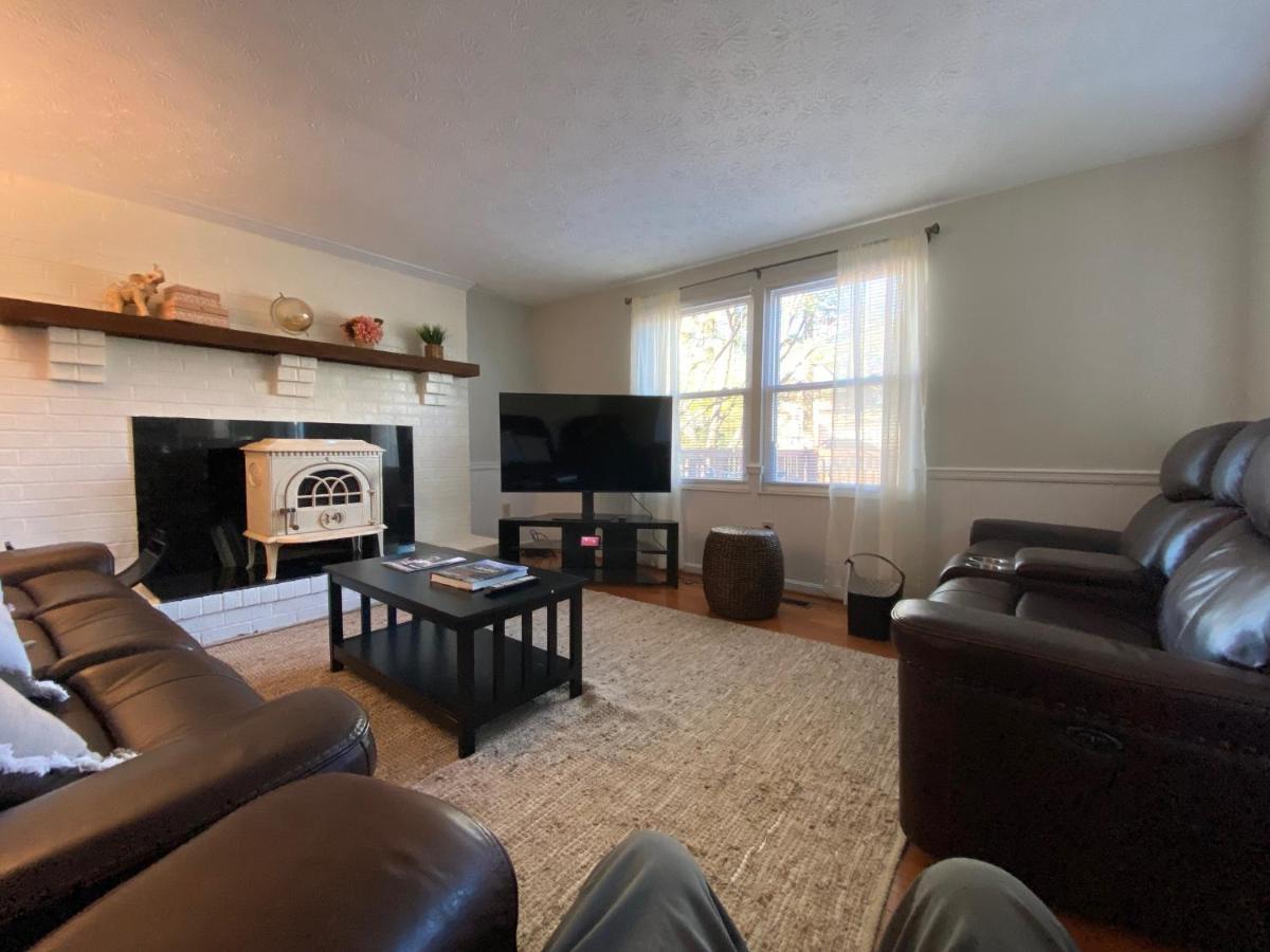 Upgraded, Beautiful 4 Bd Colonial In Silver Spring Esterno foto